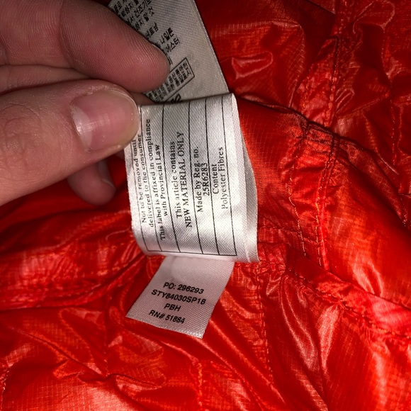 Patagonia Light Weight Puffer Jacket - Picture 13 of 16